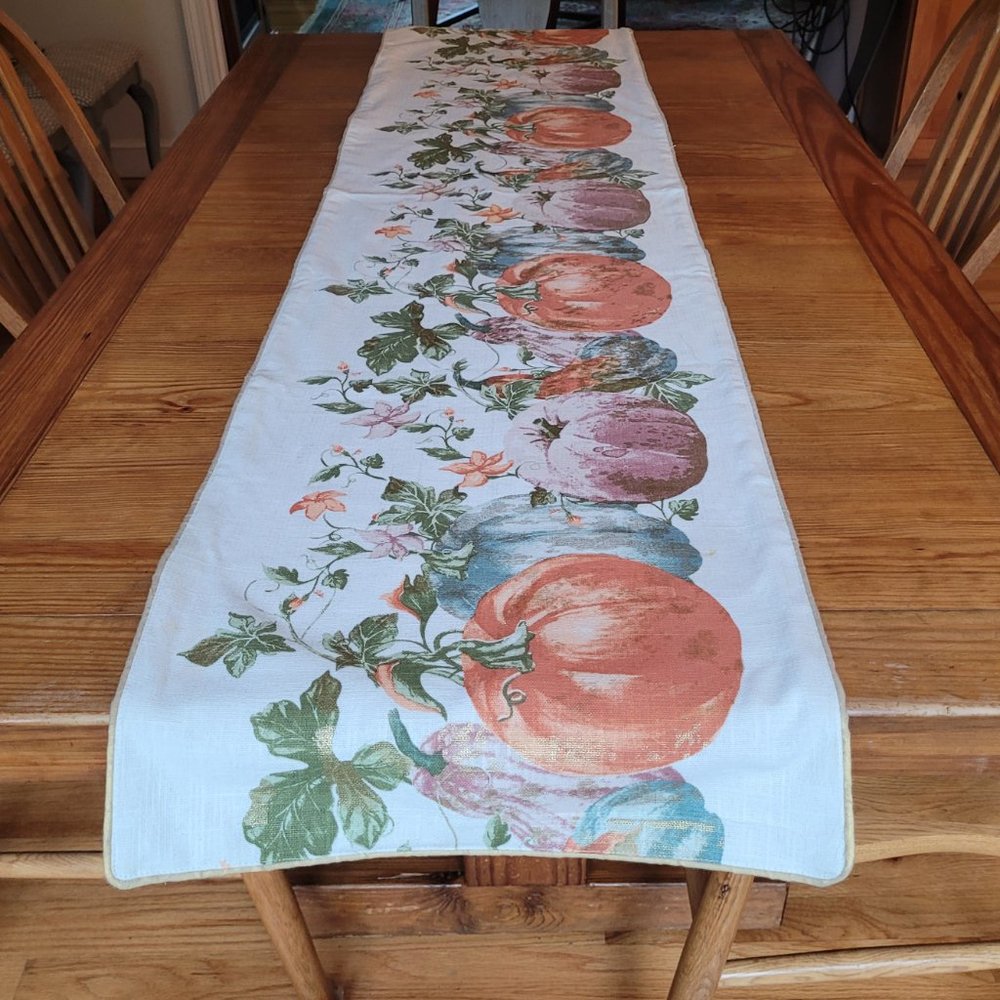 Fall Pumpkin Table Runner - Picture 4 of 6